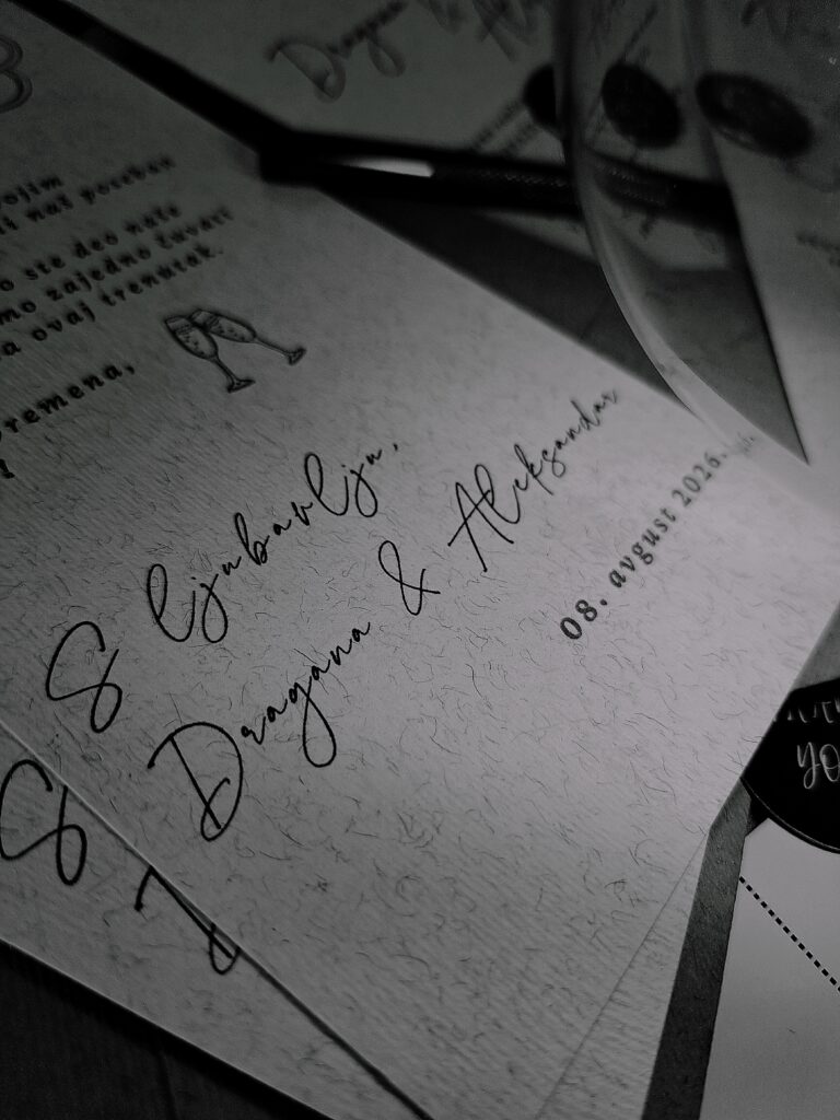 reljefna papirna zahvalnica za goste modernog dizajna